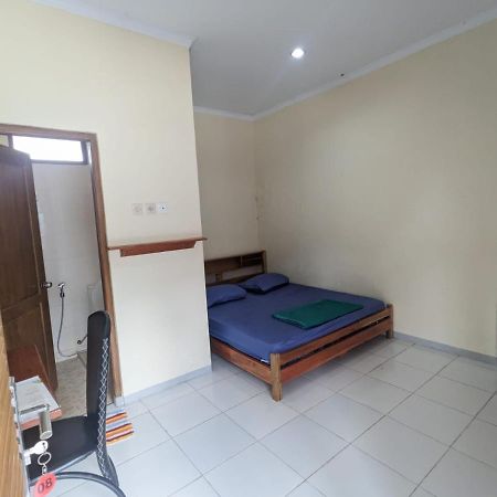 Rumah Pagar Merah Homestay Джокякарта Екстериор снимка