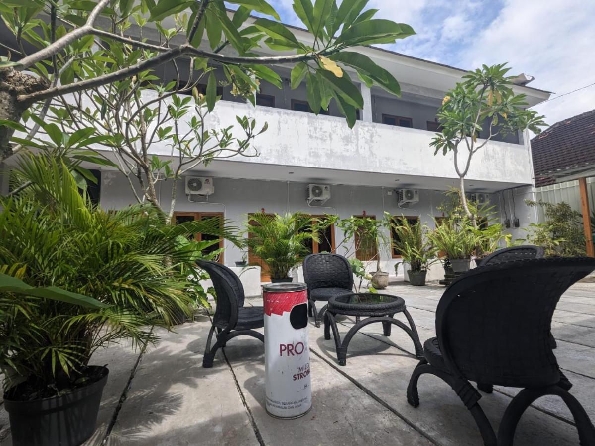 Rumah Pagar Merah Homestay Джокякарта Екстериор снимка